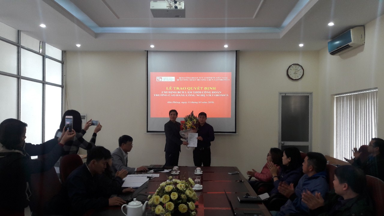Phát biểu chỉ đạo giao nhiệm vụ cho đồng chí tân Chủ tịch Công đoàn Nguyễn Đình Chung