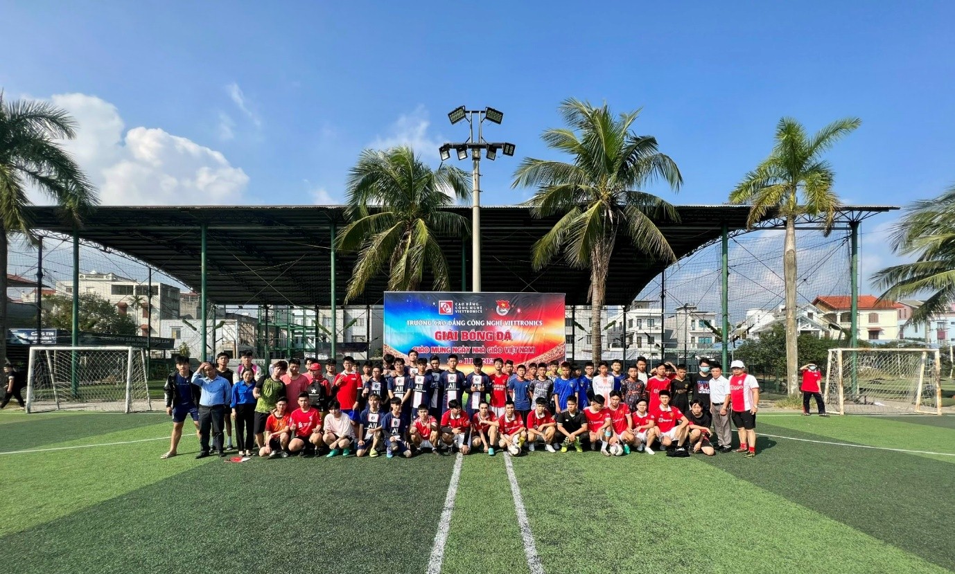 Giải bóng đá nam hoc sinh - sinh viên Trường Cao đẳng Công nghệ Viettronics chào mừng 40 năm Ngày Nhà giáo Việt Nam (20/11/1982 – 20/11/2022)